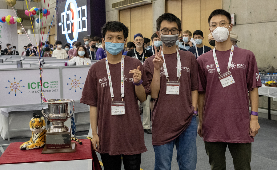 MIT wins world finals of the 45th International Collegiate Programming